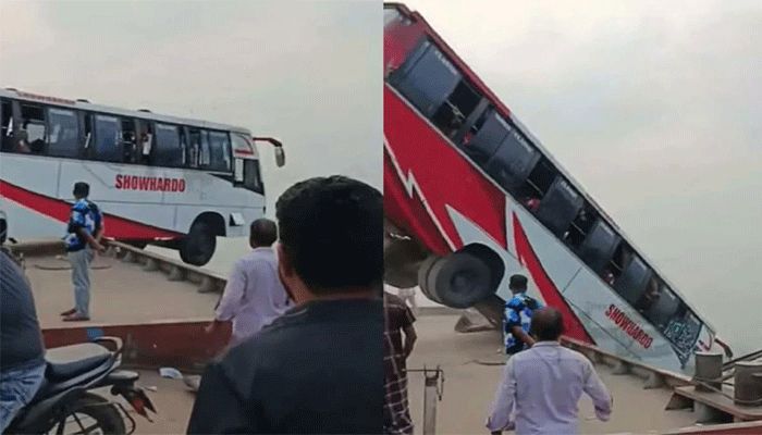 ফেরিতে ওঠার সময় যাত্রীবাহী বাস উল্টে নদীতে