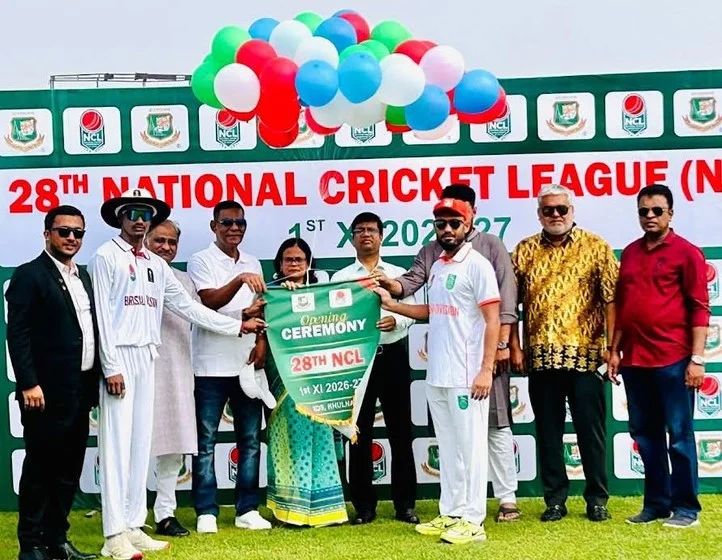 খুলনায় ক্রিকেটের উন্মাদনা  পর্দা উঠলো জাতীয় ক্রিকেট লিগের
