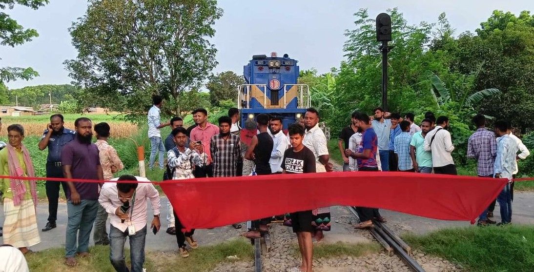 অবরোধে অচল রেলপথ, ট্রেন শিডিউল বিপর্যয়ের আশঙ্কা