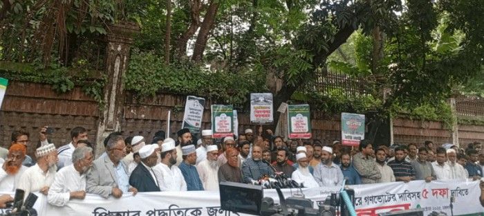 কয়েকজন উপদেষ্টার অপকর্মের প্রমাণ আছে