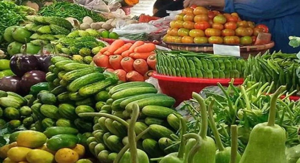 দাম বেড়েছে সবজির, বিপাকে ক্রেতা