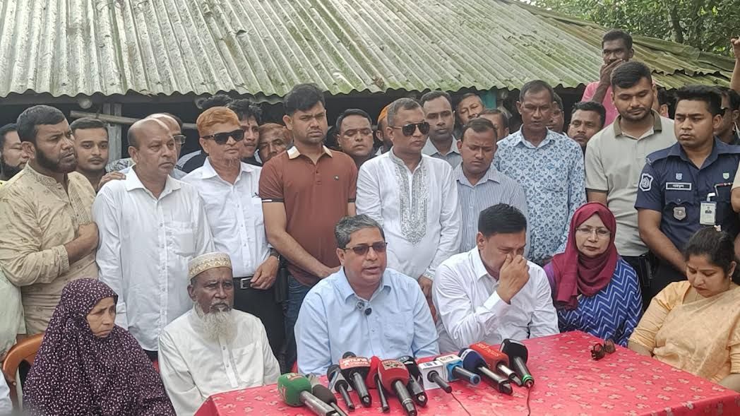 প্রধানমন্ত্রীর পক্ষ থেকে শহীদ আবু সইদ ফাউন্ডেশনে ১ কোটি টাকা বরাদ্দ