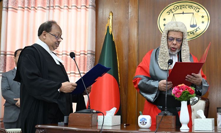 শপথ নিলেন আপিল বিভাগের নবনিযুক্ত বিচারপতি হাবিবুল গনি