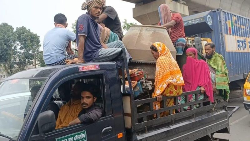 ঈদযাত্রায় শ্রমজীবী মানুষের ঢল