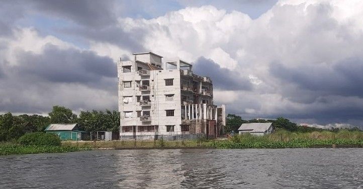 গজারিয়ায় পুলিশ ক্যাম্পে নৌ ডাকাতদের হামলা