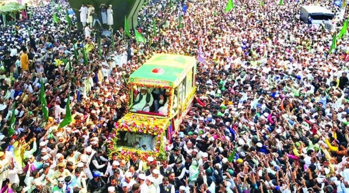 চট্টগ্রামে জশনে জুলুসে লাখো জনস্রোত, উৎসবমুখর নগরী
