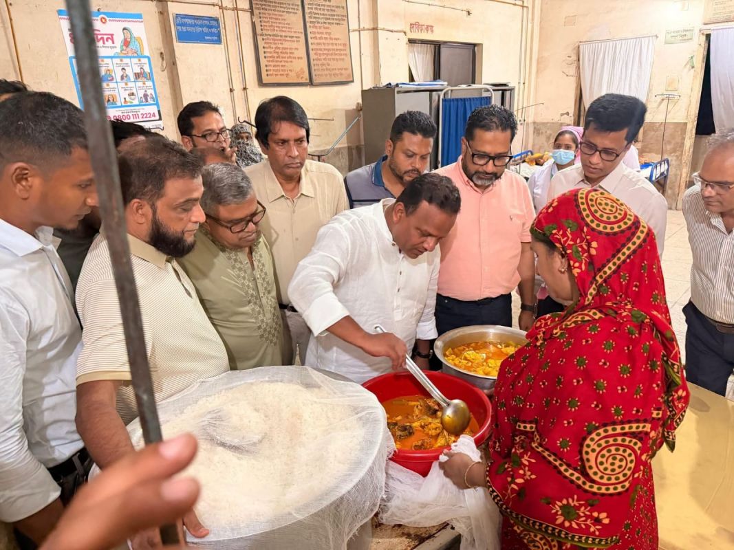 পিরোজপুর সদর হাসপাতাল পরিদর্শনে দুই প্রতিমন্ত্রী