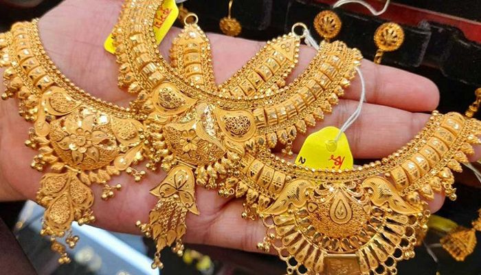 সোনার দাম আরও বাড়ল, ভরি ছাড়াল ২ লাখ ১৭ হাজার