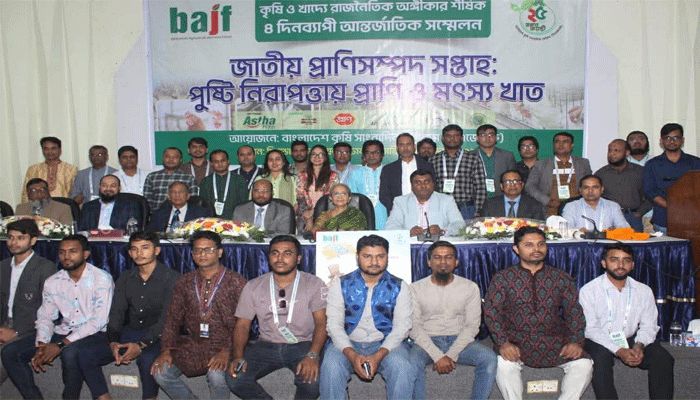 চাষের মাছে ঝুঁকি বাড়ছে অ্যান্টিবায়োটিক