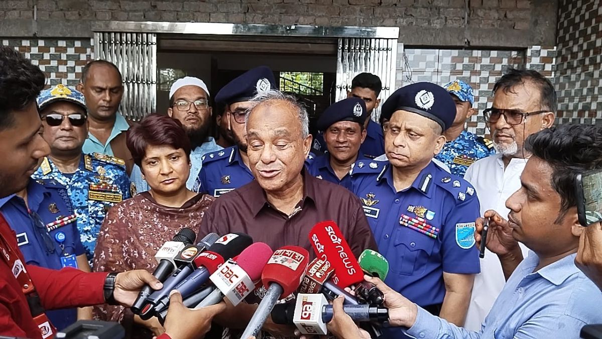 যত অবৈধ অস্ত্র আছে তা ধাপে ধাপে উদ্ধার করা হবে-স্বরাষ্ট্র উপদেষ্টা.
