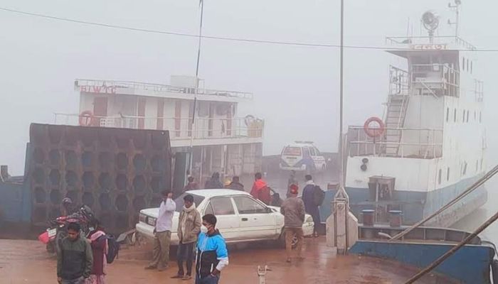 নৌযান চলাচলে সতর্কতা অবলম্বন করতে হবে