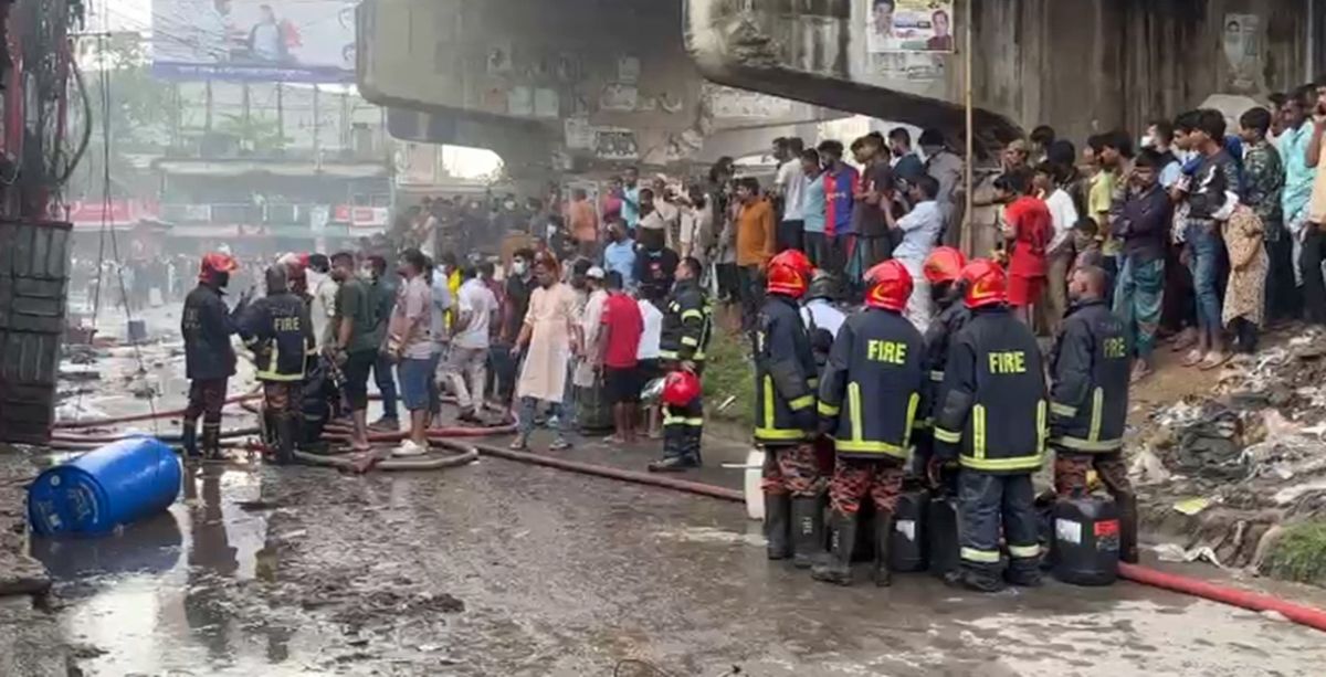 টঙ্গীতে কেমিক্যাল গুদামে ভয়াবহ বিস্ফোরণ