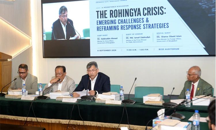 মানবিক সহায়তার পাশাপাশি রোহিঙ্গা সংকটের টেকসই রাজনৈতিক সমাধান নিশ্চিত করতে হবে : স্বরাষ্ট্রমন্ত্রী