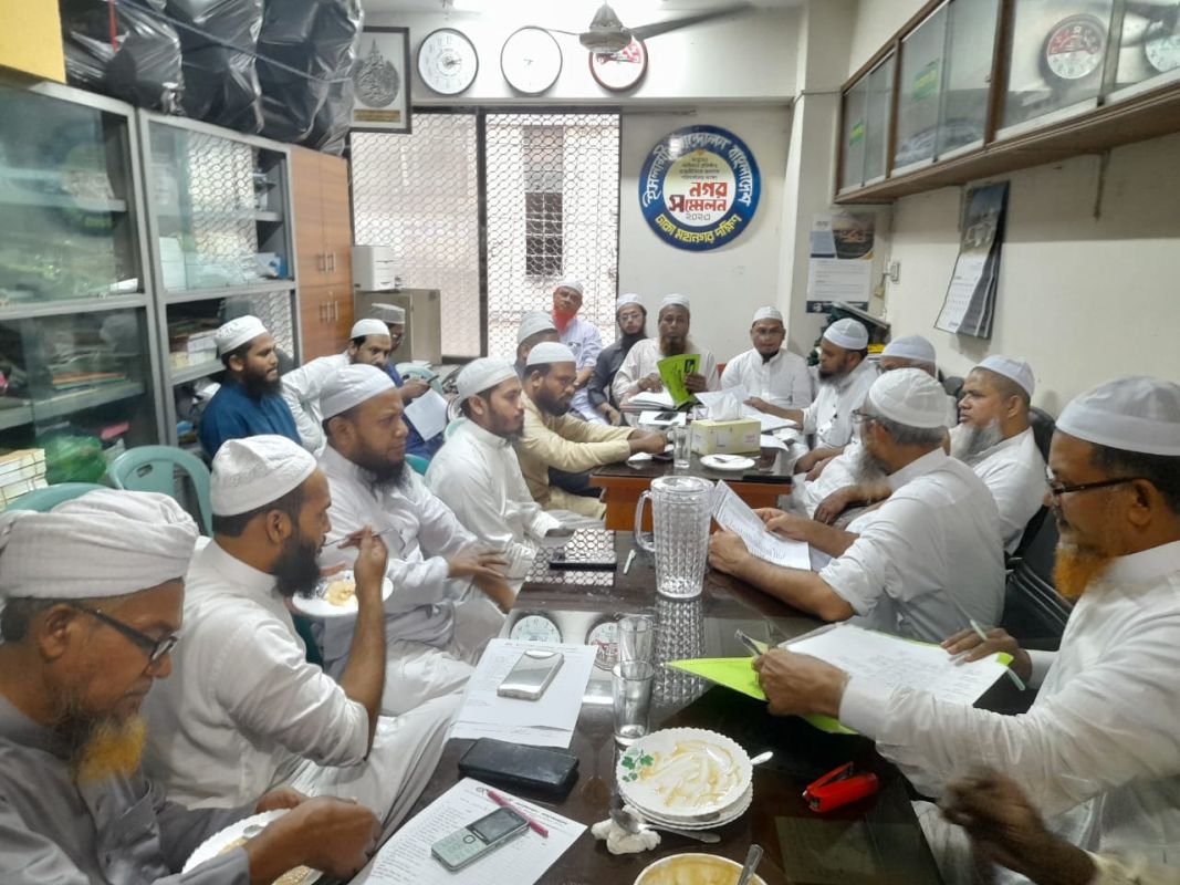 শিক্ষকদের লাঠিচার্জ  ফ্যাসিবাদী আমলের পুলিশকে স্মরণ করিয়ে দেয়