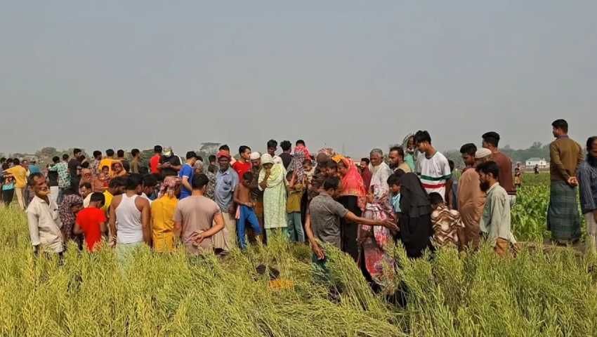 বাবার কাছ থেকে তুলে নিয়ে কিশোরীকে হত্যা