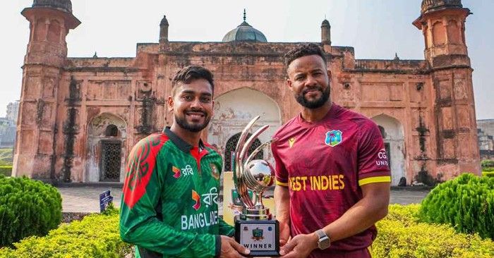 লালবাগ কেল্লায় ওয়ানডে সিরিজের ট্রফি উন্মোচন