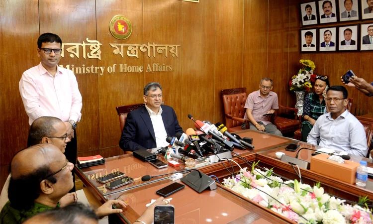 ক্যান্টনমেন্ট থানার সাবেক ওসির বিরুদ্ধে তদন্ত ও বিভাগীয় ব্যবস্থা