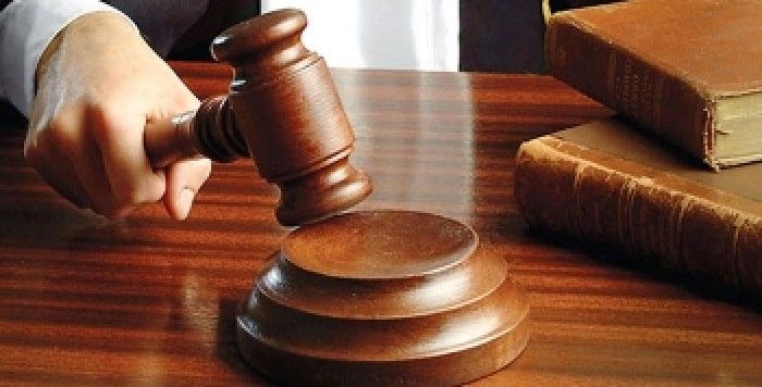 ১২ আইনজীবীকে কারাগারে পাঠানোর নির্দেশ