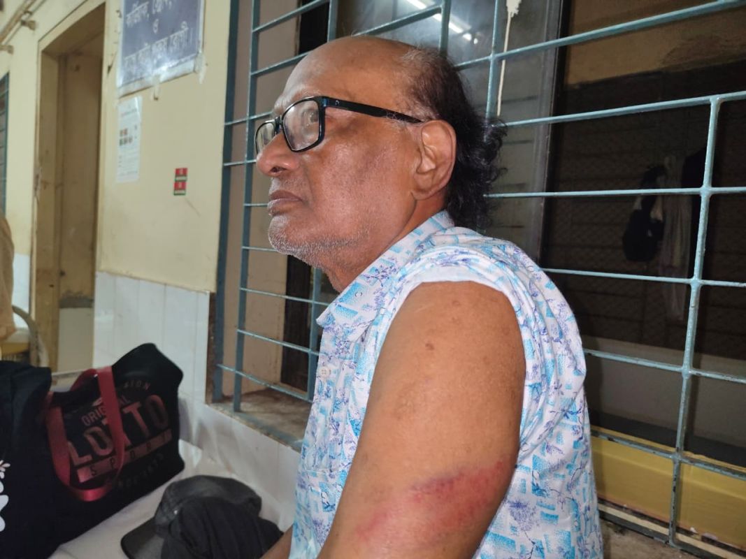 সন্ত্রাসী হামলার শিকার লালমনিরহাট প্রেসক্লাবের প্রতিষ্ঠাতা সভাপতি