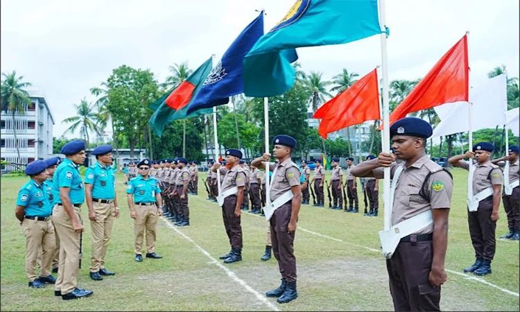 রাজশাহী মেট্রোপলিটন পুলিশের মাস্টার প্যারেড অনুষ্ঠিত