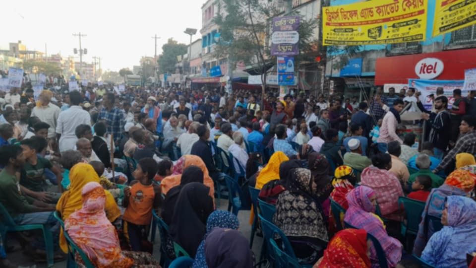 নওগাঁ-৩ আসনে ধানের শীষের প্রার্থী পরিবর্তনের দাবীতে বিক্ষোভ