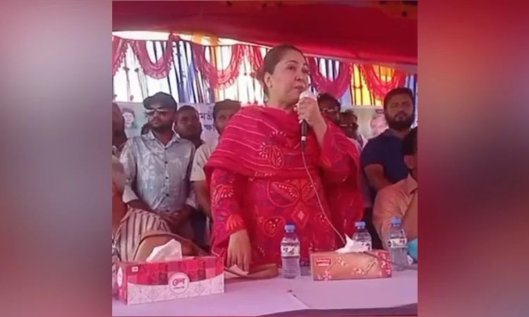 পদ্মার ভাঙনে ক্ষতিগ্রস্তদের মাঝে চাল ও নগদ অর্থ প্রদান