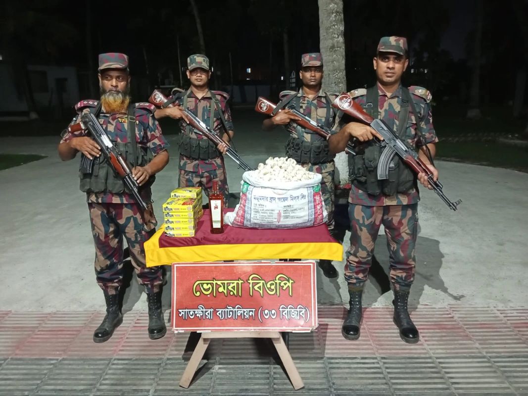 সাতক্ষীরা সীমান্তে ভারতীয় মালামাল জব্দ করেছে বিজিবি