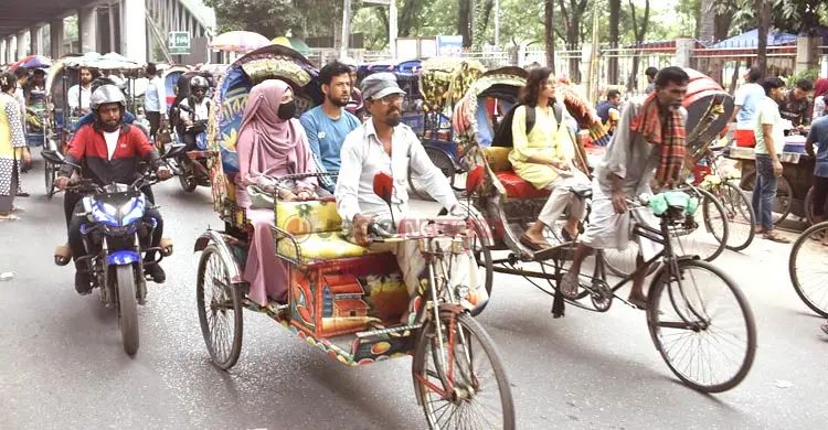 ঢাকার ‘গলার কাঁটা’ অটোরিকশা সরছে এবার