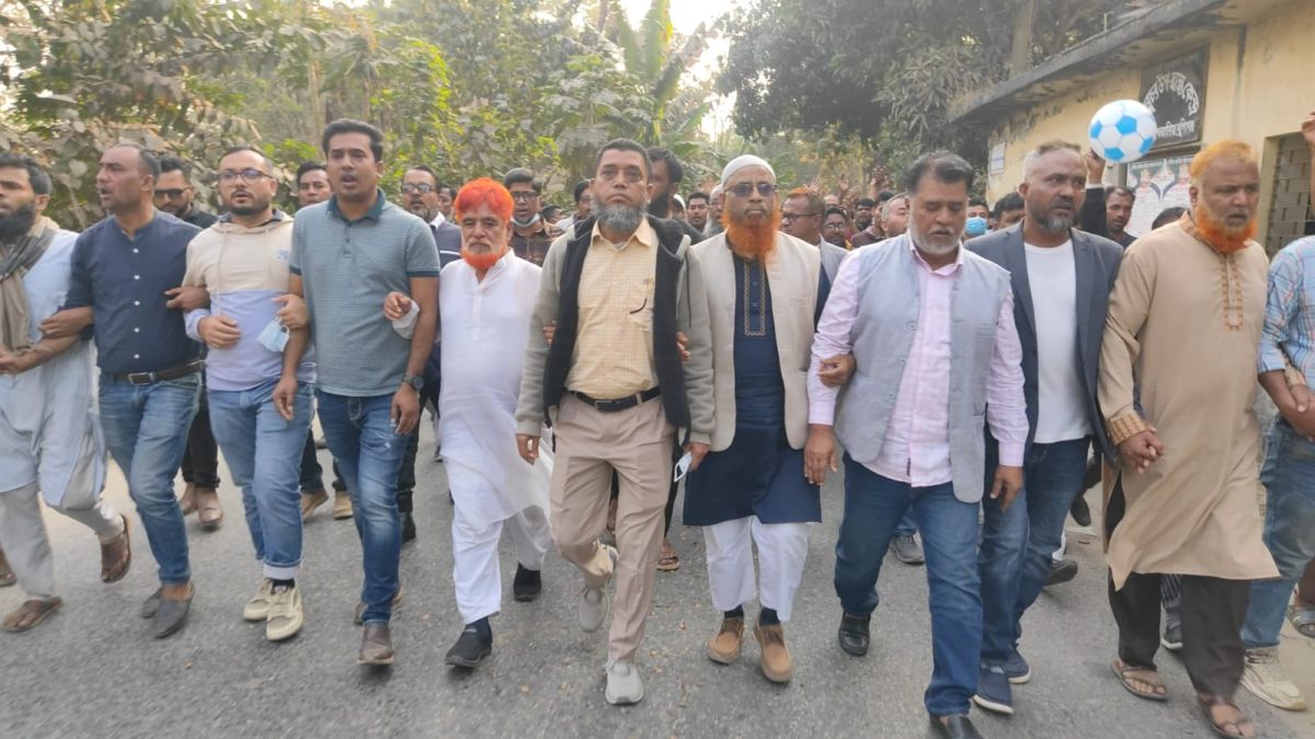 গজারিয়ায় ফুটবল প্রতীকের গণমিছিল ও পথসভা