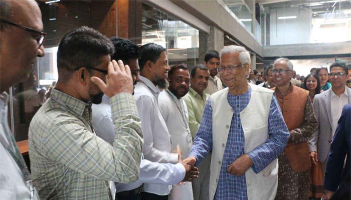 পুরনো কর্মস্থলে ফিরলেন ড. ইউনূস