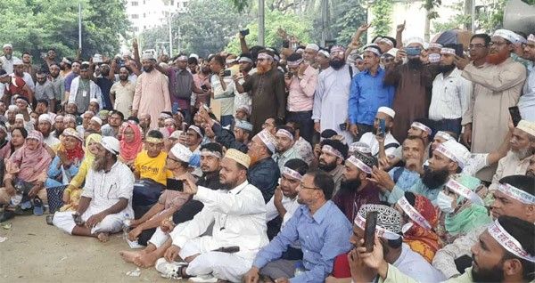 রাতে মাজারগেটেই অবস্থা করবেন আন্দোলনরত শিক্ষকরা