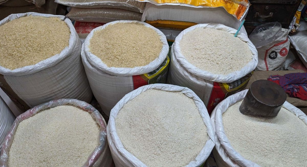 মৌসুমেও বাড়ছে চালের দাম