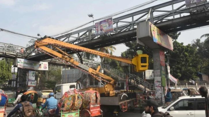 নির্বাচনী ব্যানার-ফেস্টুন অপসারণ করেছে ডিএসসিসি