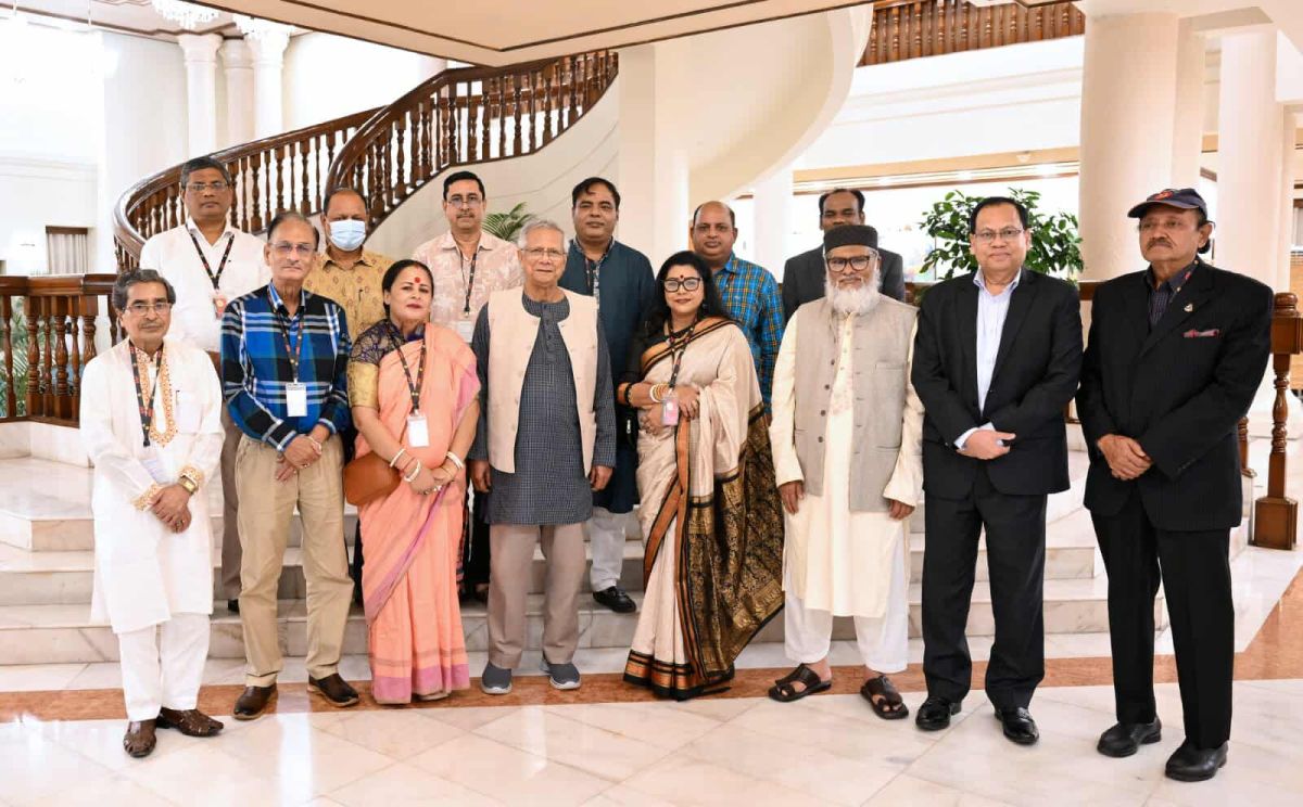 দুর্গাপূজার প্রস্তুতি নিয়ে হিন্দু ধর্মাবলম্বীদের সাথে প্রধান উপদেষ্টার বৈঠক
