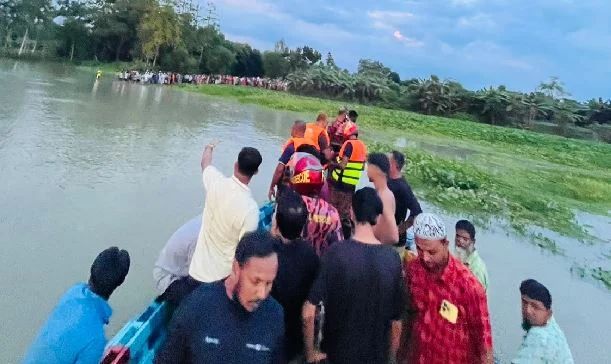নদীতে গোসল করতে নেমে ডুবে নারীসহ ৪ জন নিখোঁজ