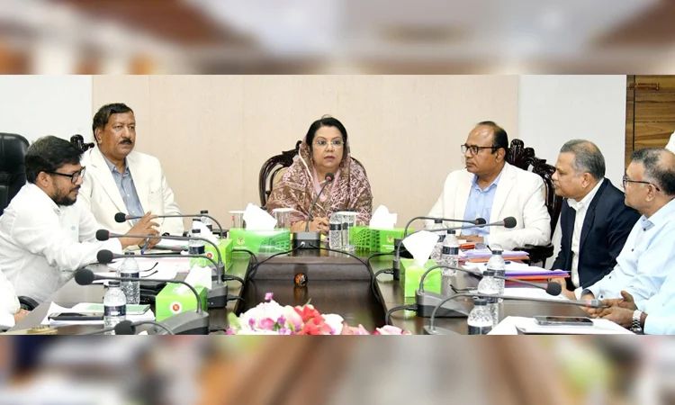 খাদ্য নিরাপত্তায় নিরাপদ মজুদ ও গুণগত মানকে অগ্রাধিকার দিতে হবে: খাদ্যমন্ত্রী