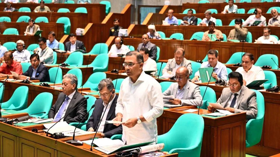 বিদ্যুৎ-গ্যাস সংকটে কারখানা বন্ধের প্রতিবেদন নাকচ প্রধানমন্ত্রীর