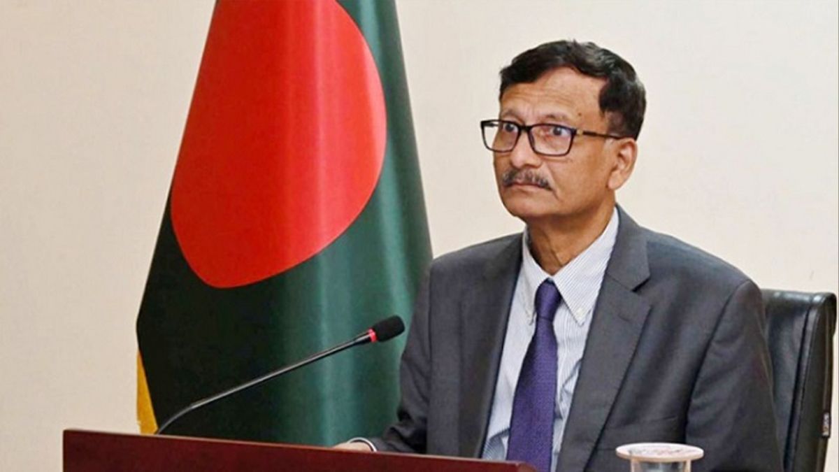বাংলাদেশ আত্মবিশ্বাসী হয়ে চলতে চায়