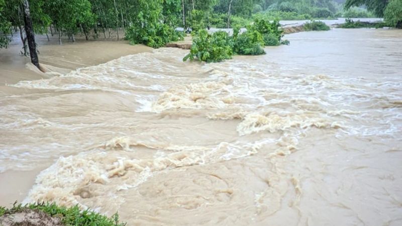 টানা বর্ষণ ও পাহাড়ি ঢলে বিপৎসীমার ওপরে ৫ নদীর পানি
