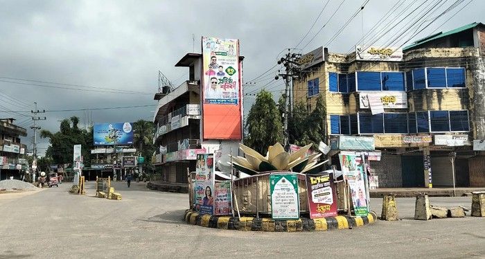 খাগড়াছড়ি এখনো থমথমে, চলছে অবরোধ