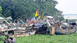 মাছ শিকারে ২২ দিনের নিষেধাজ্ঞা শুরু