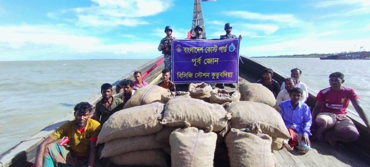 নিত্যপণ্যের বিনিময়ে আসছে মাদক