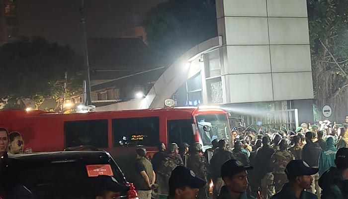 মায়ের টানে এভারকেয়ার হাসপাতালে তারেক রহমান