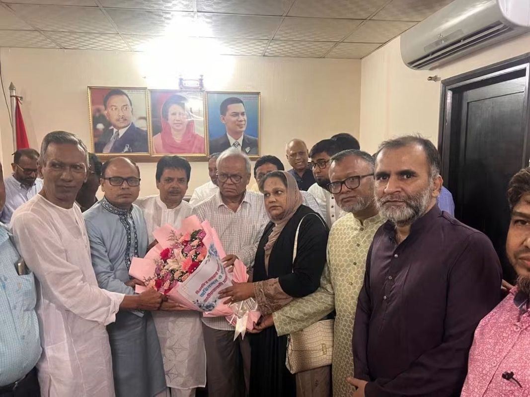 বিএনপির ভারপ্রাপ্ত মহাসচিবকে জাতীয়তাবাদী সমমনা জোটের ফুলেল শুভেচ্ছা