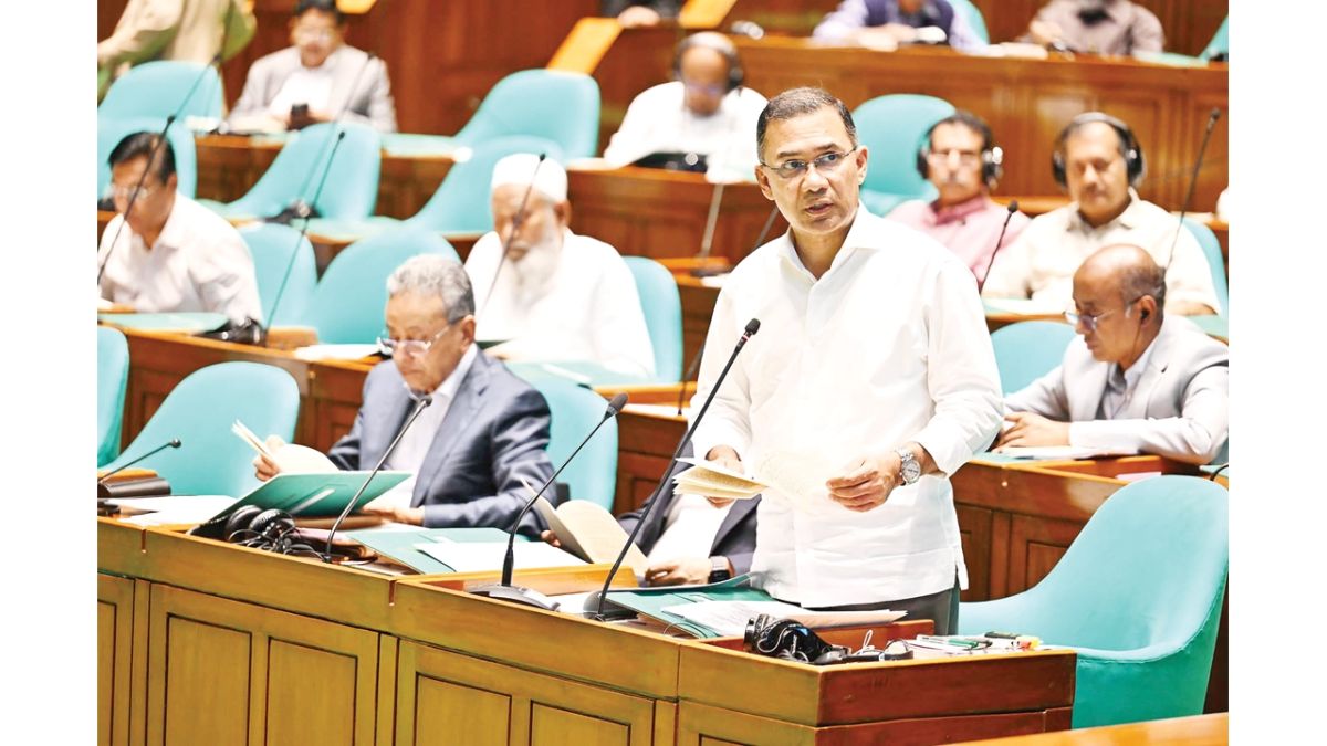 সরকারের ভেতরের প্রশাসনিক দুর্বলতা