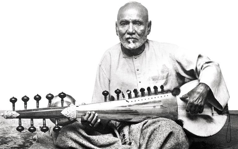 বিশ্ববরেণ্য সুর সম্রাট ওস্তাদ আলাউদ্দিন খাঁর আজ ৫৪তম মৃত্যুবার্ষিকী