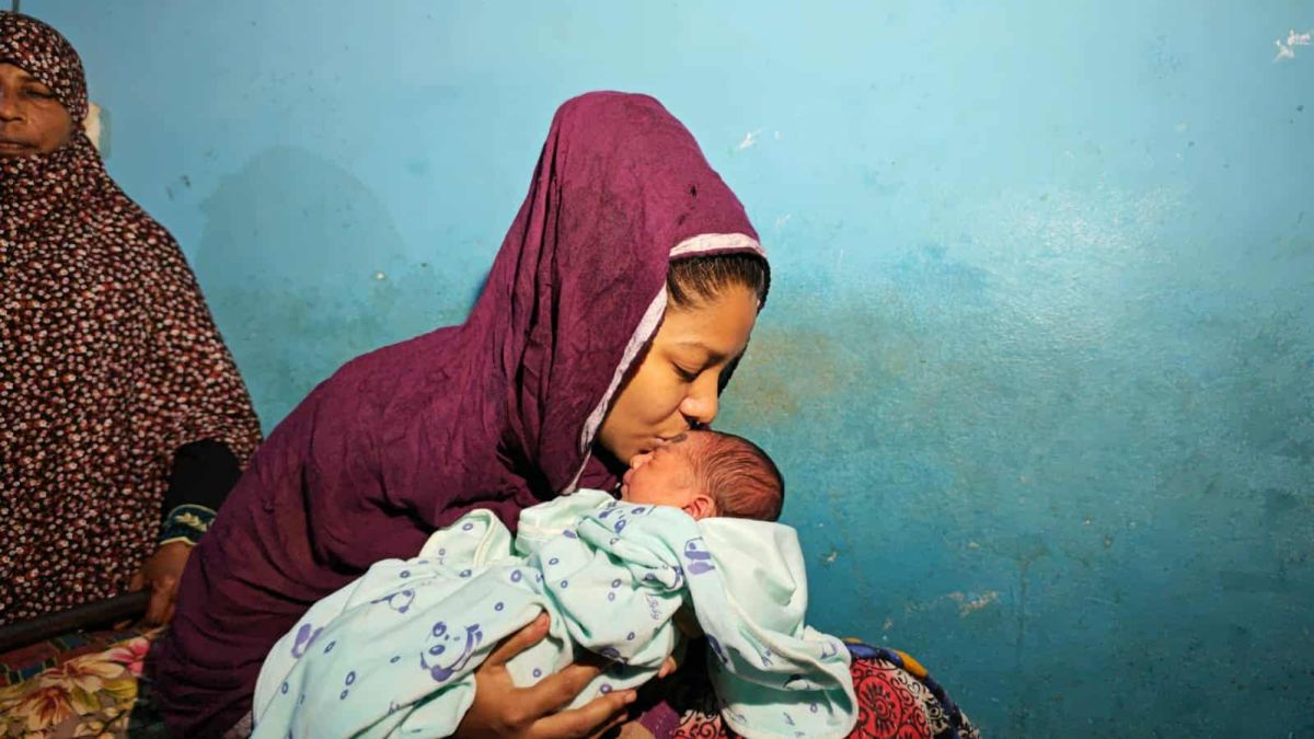 খুলনায় চুরি হওয়া নবজাতক শিশু ৬ ঘন্টা পর উদ্ধার