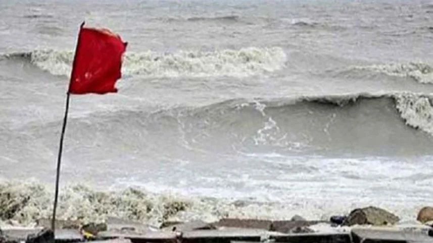বঙ্গোপসাগরে গভীর নিম্নচাপটি ঘূর্ণিঝড়ে রূপ নিতে পারে, সমুদ্রবন্দরে ১ নম্বর সতর্ক সংকেত