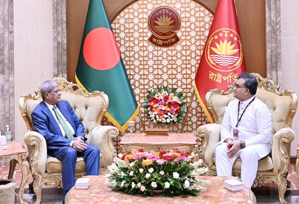 বিশ্ববিদ্যালয়ের শিক্ষা ও গবেষণার মান বাড়াতে মেধা ও যোগ্যতাকে অগ্রাধিকার দেওয়ার আহ্বান