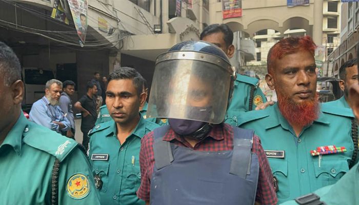 ‘যৌন নিপীড়নের’ মামলায় ঢাবি শিক্ষক কারাগারে